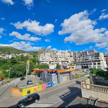 Dzana Mostar